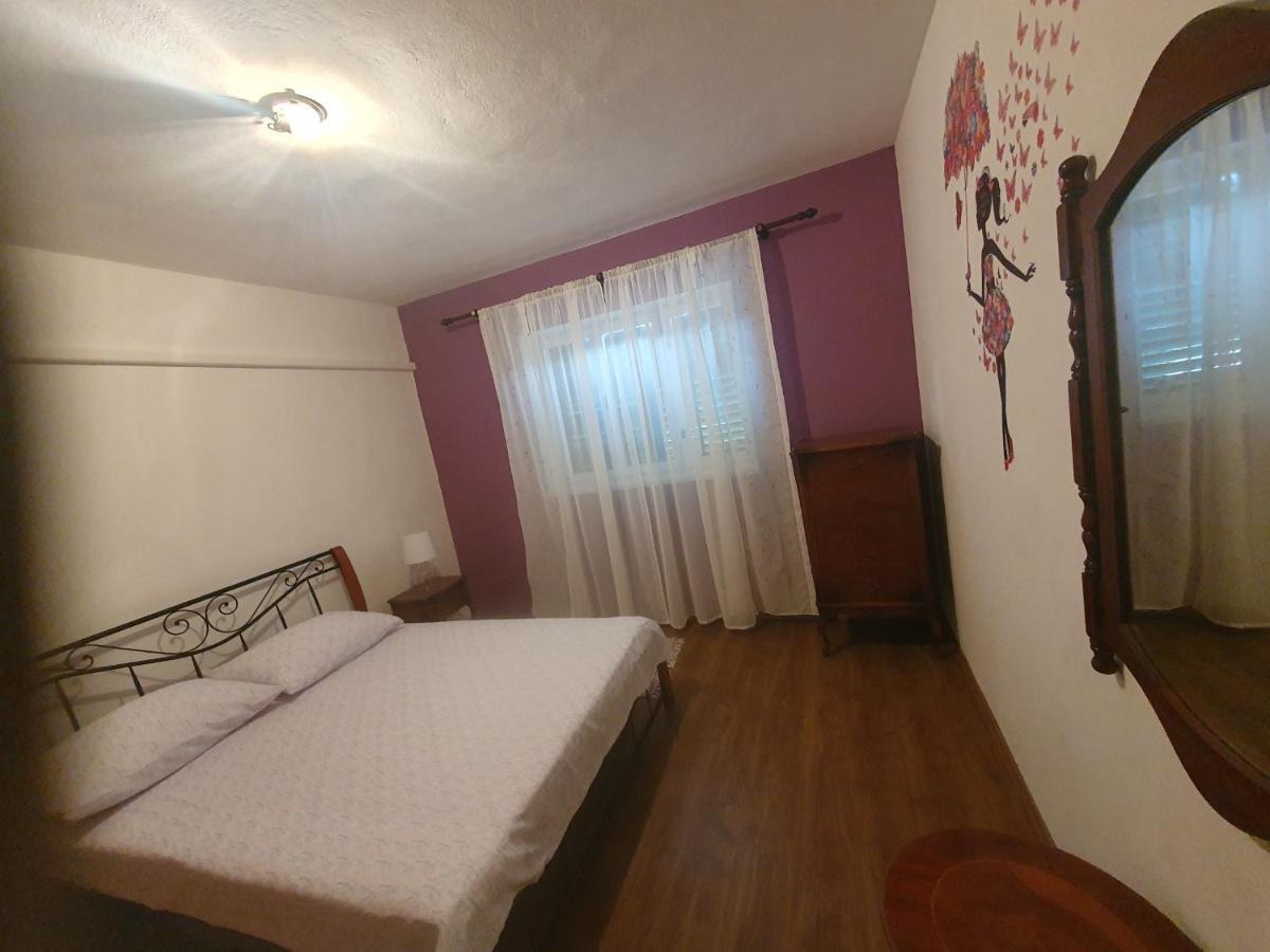 Apartment Lana Traù Esterno foto