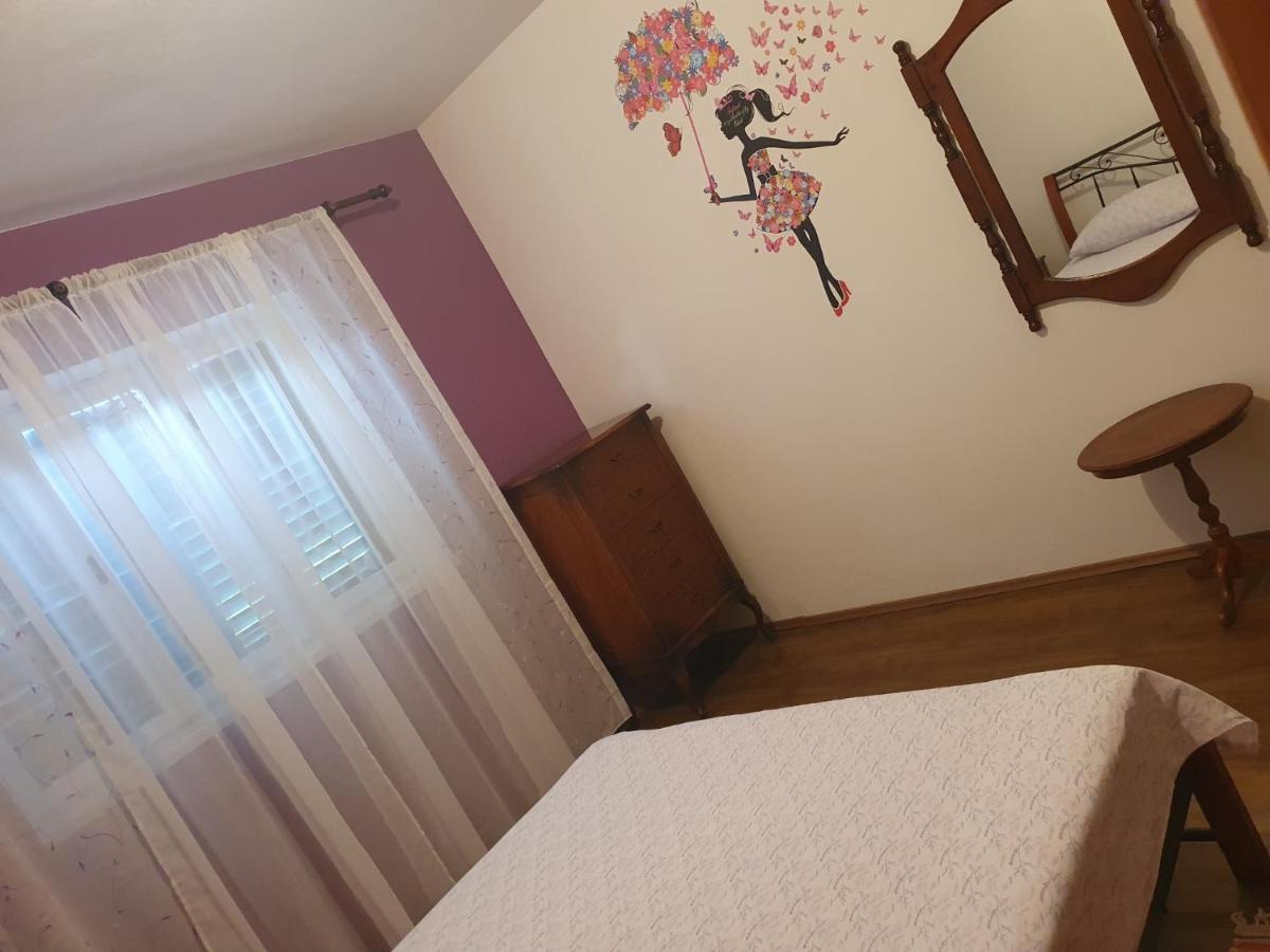 Apartment Lana Traù Esterno foto