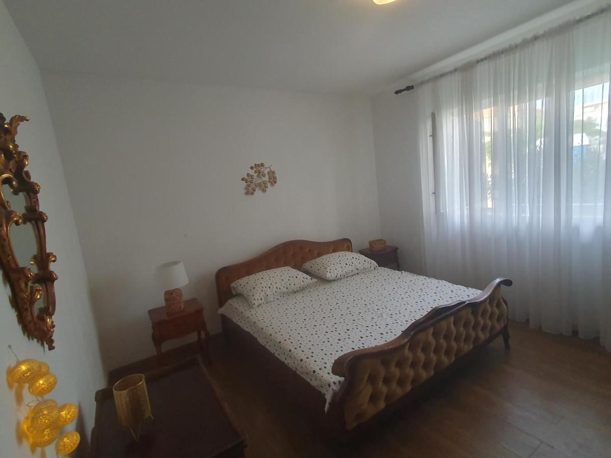 Apartment Lana Traù Esterno foto